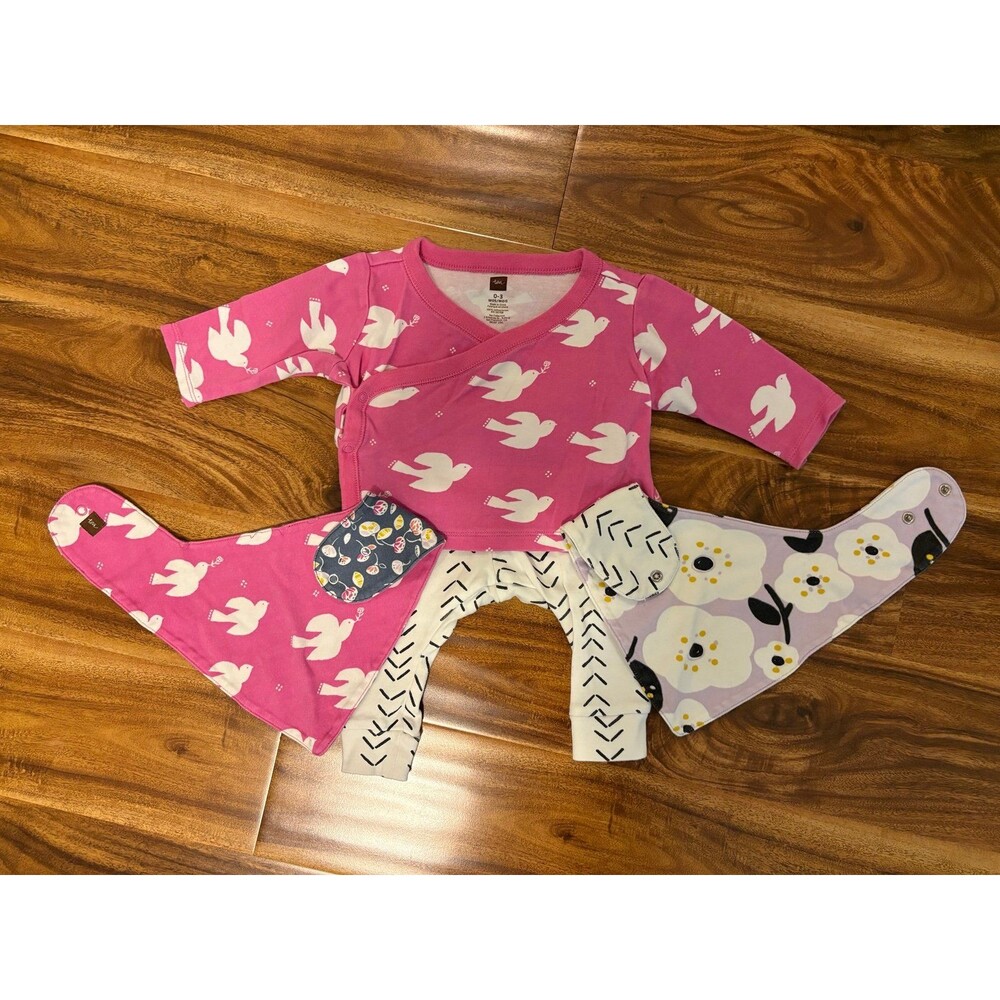 Tea Collection Kimono Set plus Two Bibs, size 0-3 months